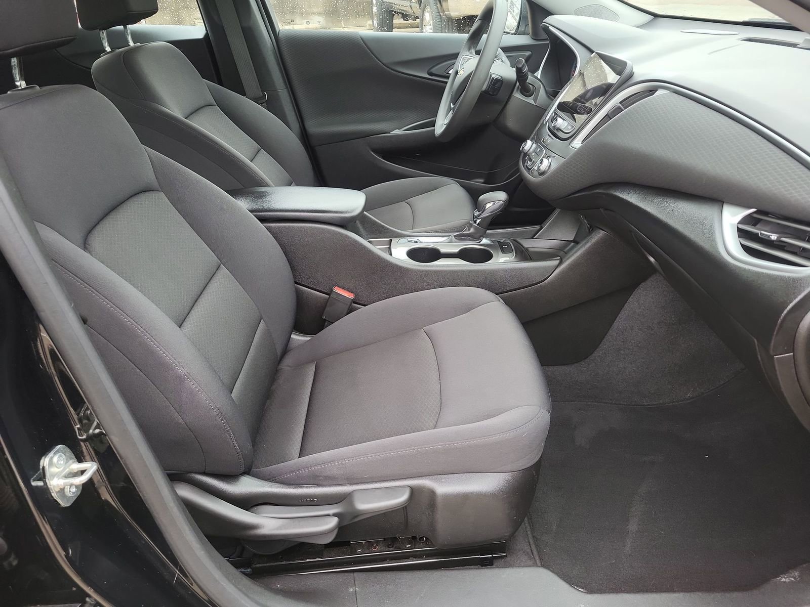 Used 2023 Chevrolet Malibu LS FWD image 25