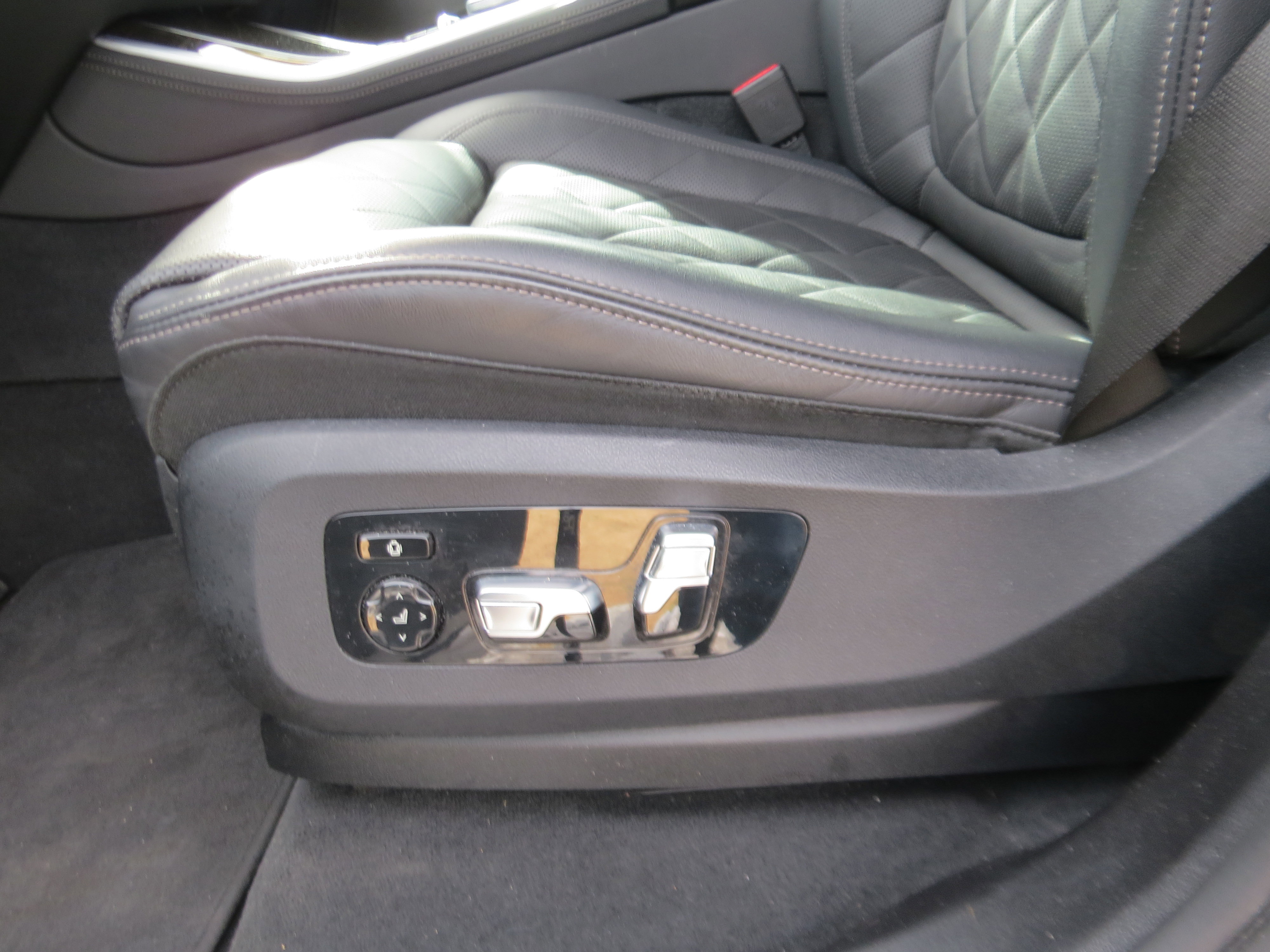 Used 2024 BMW X5 xDrive40i w/ Premium Package image 13