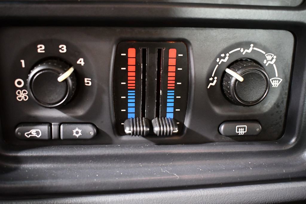 Used 2004 Chevrolet Silverado 2500 LS image 24