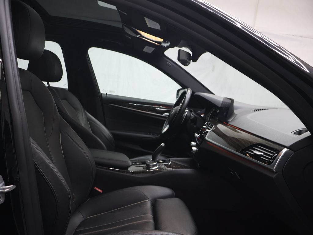 Used 2018 BMW 540i RWD image 9