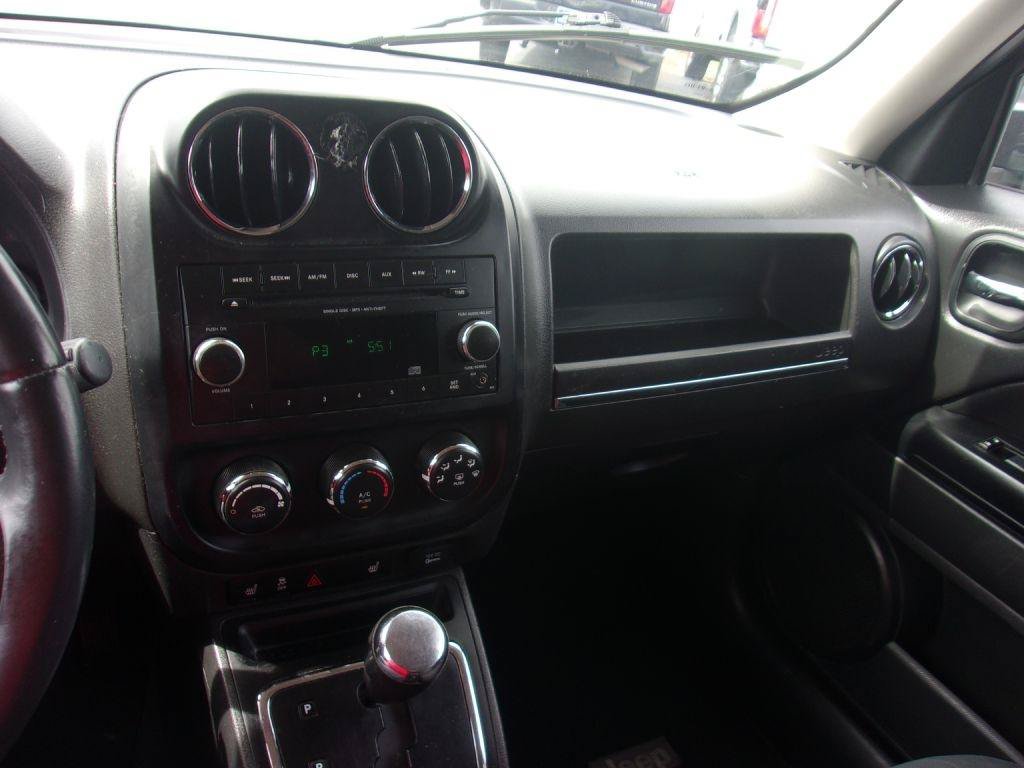 Used 2012 Jeep Patriot Latitude FWD image 9