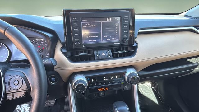 Used 2021 Toyota RAV4 XLE Premium image 26
