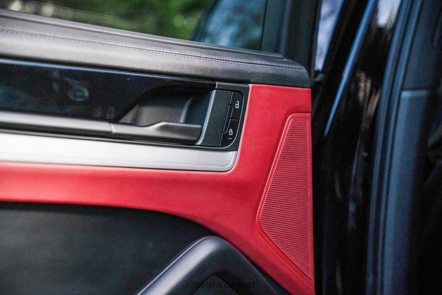 Used 2024 Porsche Cayenne S image 28