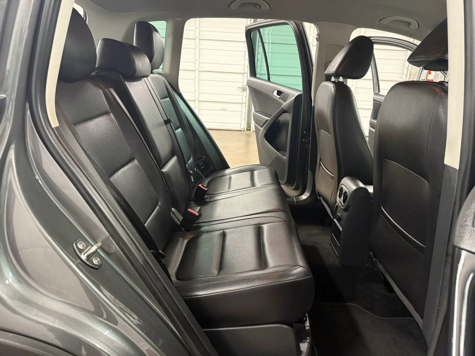 Used 2012 Volkswagen Tiguan SEL FWD image 25