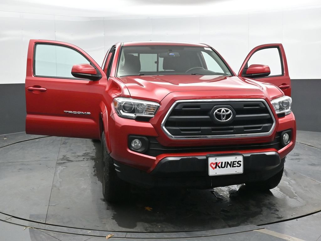 Used 2016 Toyota Tacoma SR5 w/ SR5 Appearance Package (SN) AWD/4WD image 36