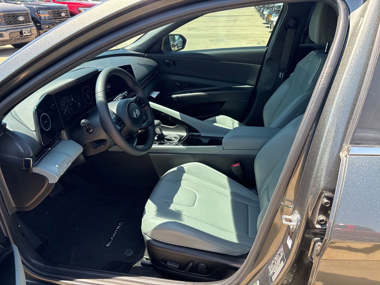 Used 2024 Hyundai Elantra Limited FWD image 15