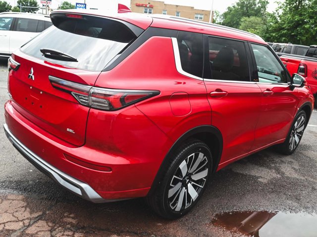 New 2025 Mitsubishi Outlander SEL image 6
