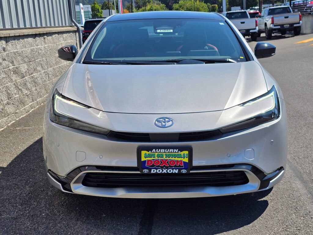 New 2027 Toyota Prius Plug-In Hybrid FWD image 3