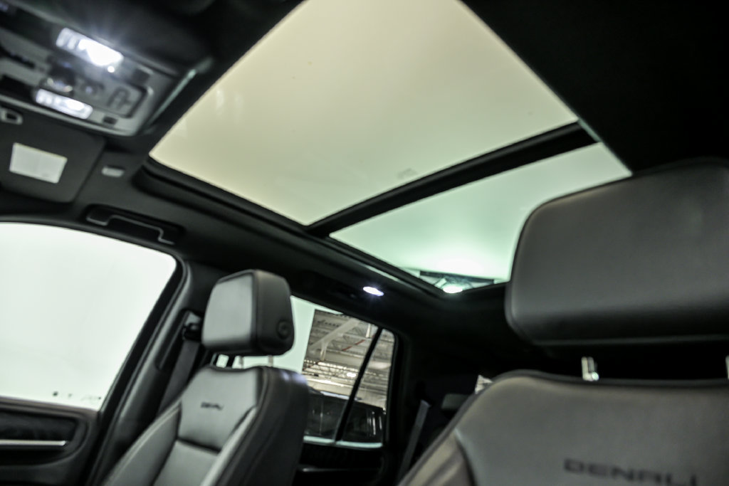 Used 2023 GMC Yukon Denali AWD/4WD image 15