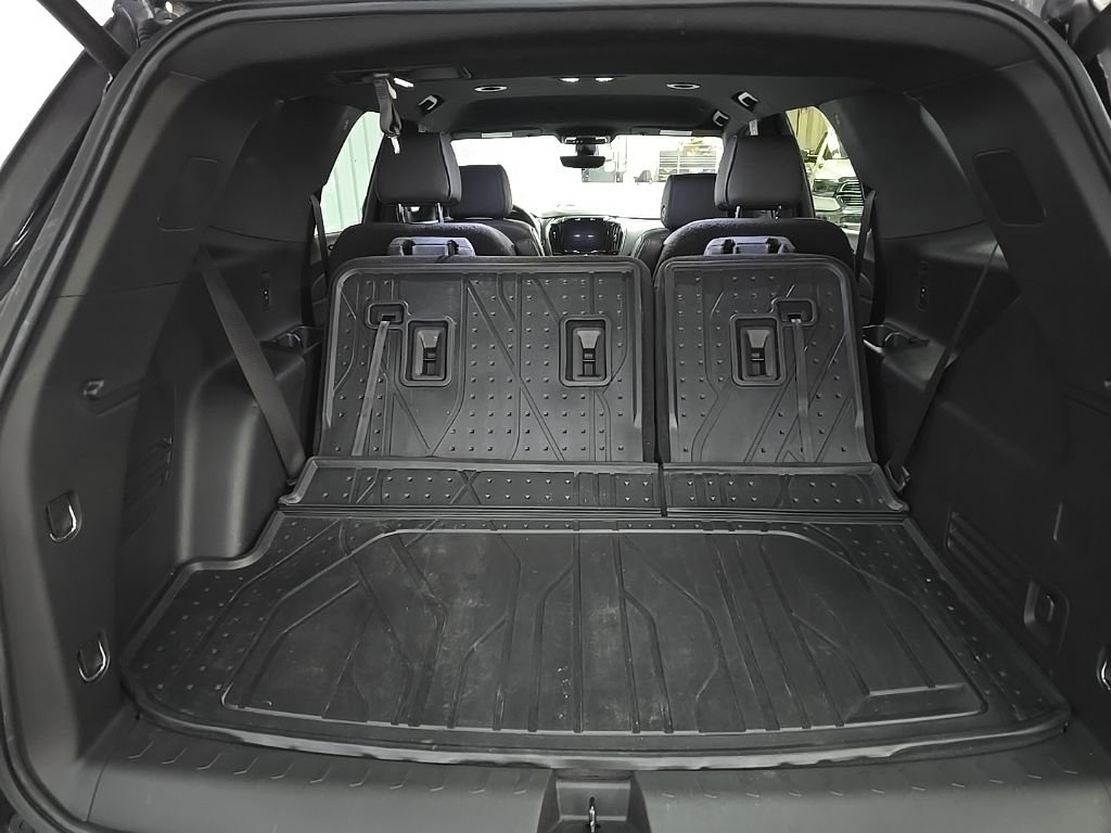 Used 2023 Chevrolet Traverse RS image 11