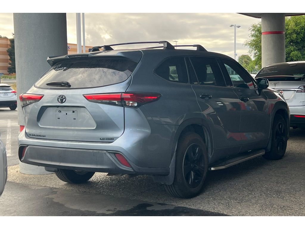 Used 2022 Toyota Highlander LE image 5