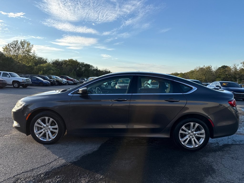 Used 2015 Chrysler 200 Limited w/ Convenience Group FWD image 1