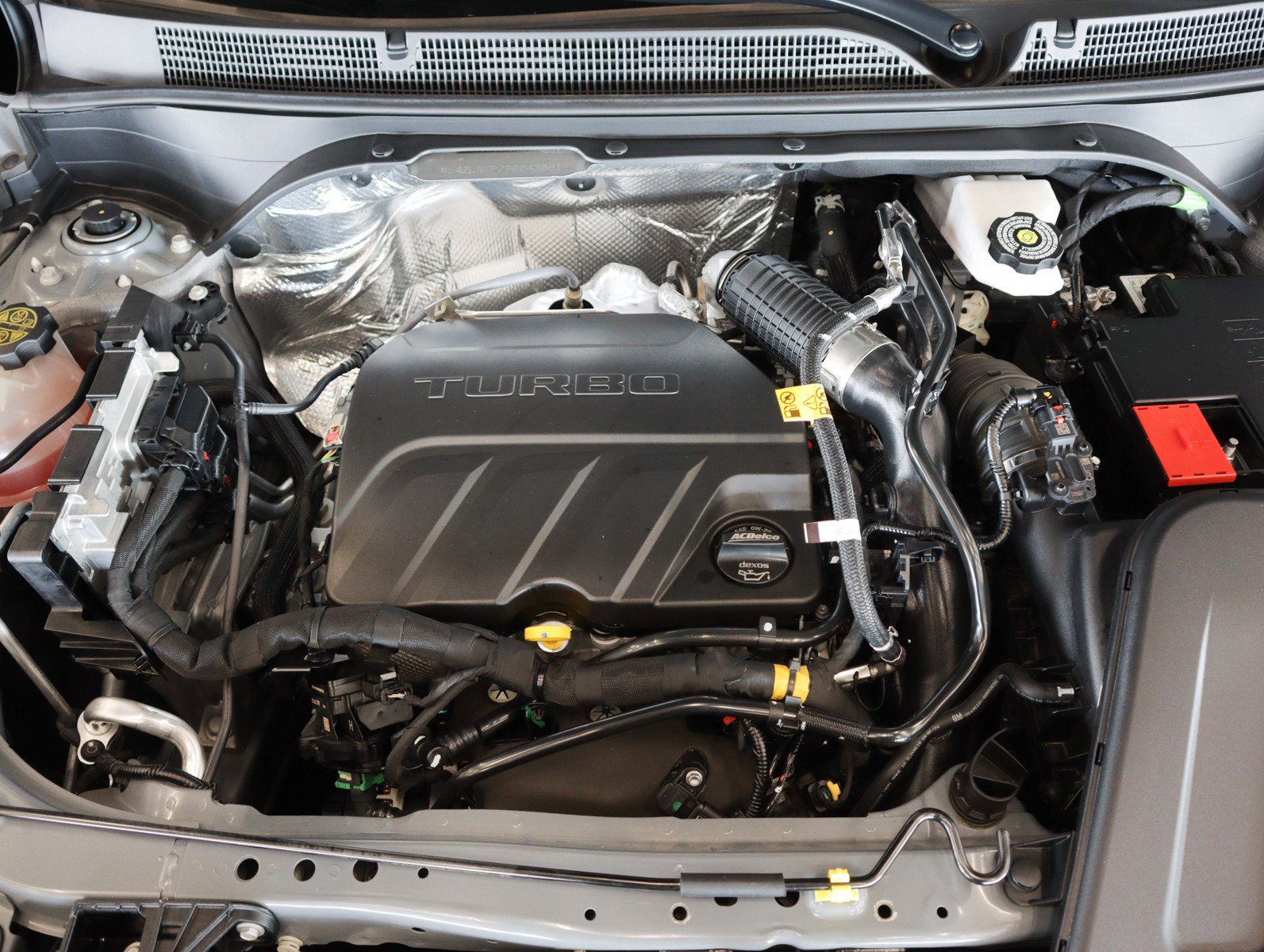 Used 2025 Buick Envista Sport Touring w/ Convenience II Package image 4