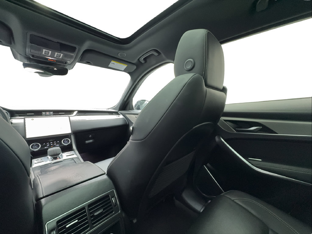 Used 2024 Jaguar F-PACE R-Dynamic S AWD/4WD image 44