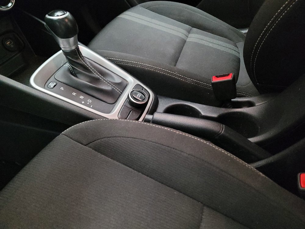 Used 2021 Hyundai Venue SEL FWD image 26