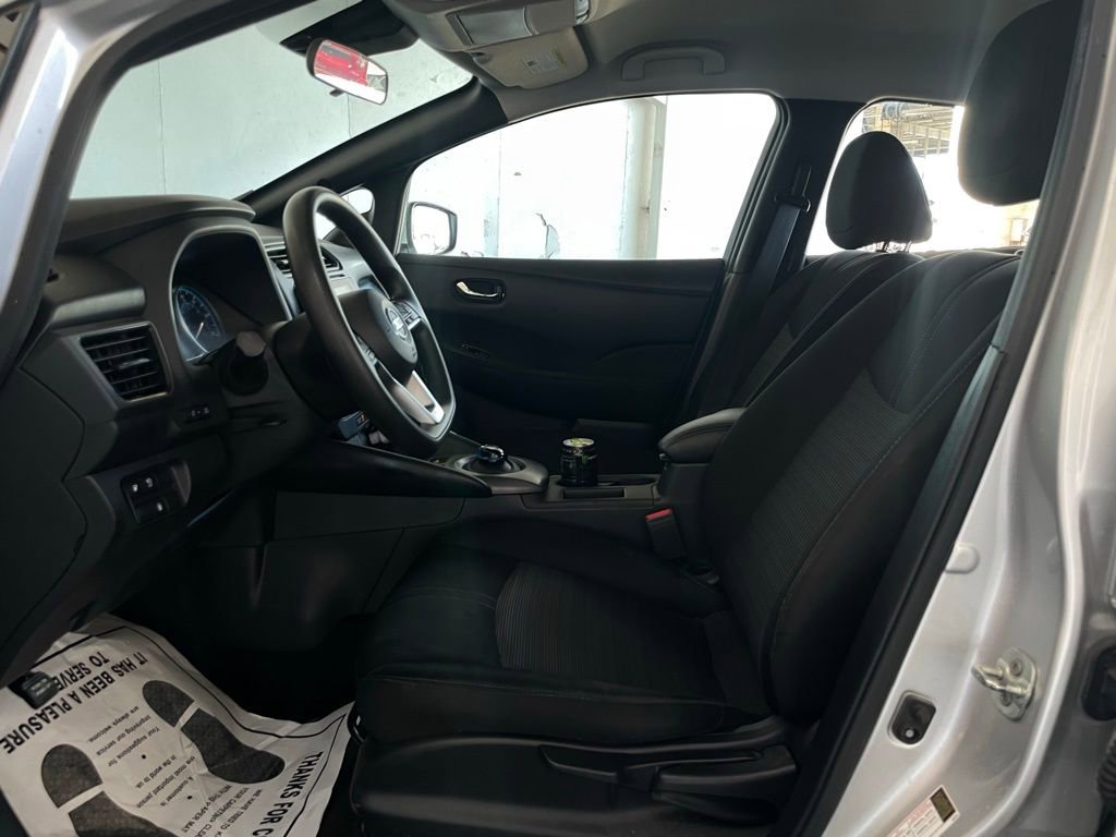 Used 2022 Nissan Leaf S image 11