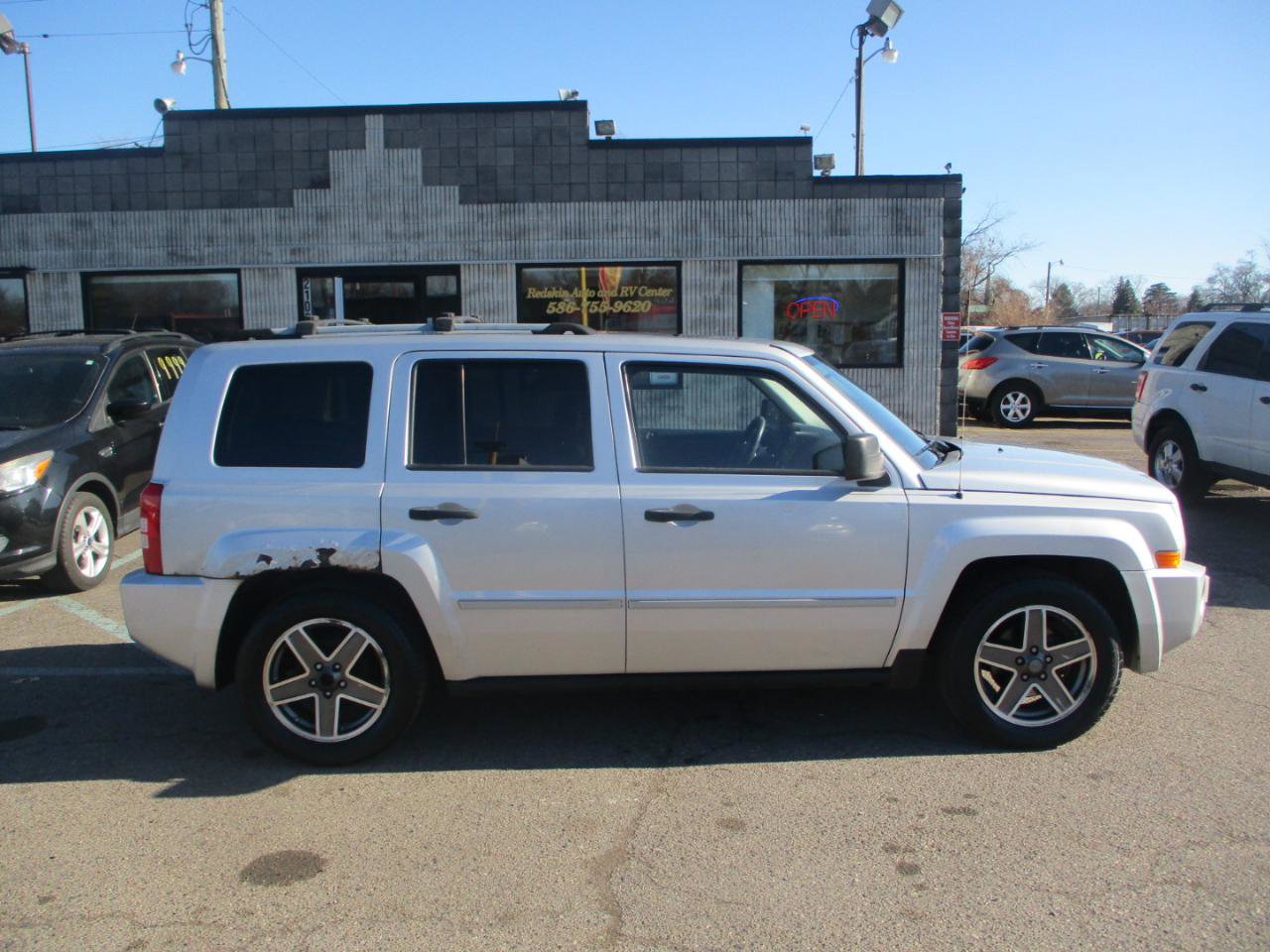 Used 2009 Jeep Patriot Limited w/ Sun/Sound Group AWD/4WD image 2