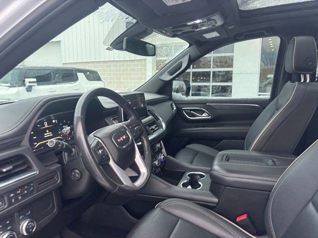 Used 2022 GMC Yukon SLT w/ SLT Premium Package image 9