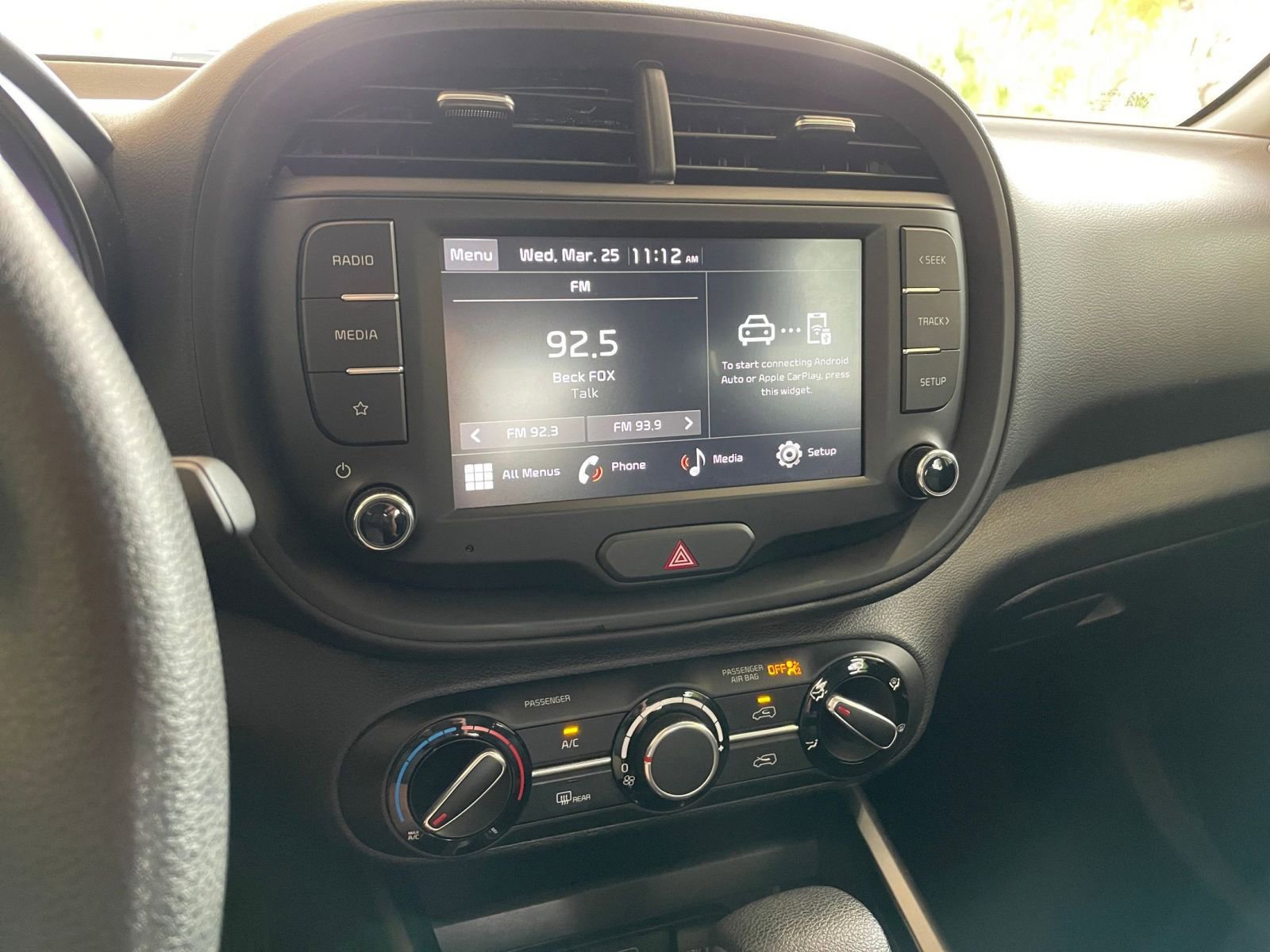 Used 2025 Kia Soul LX w/ LX Technology Package FWD image 17