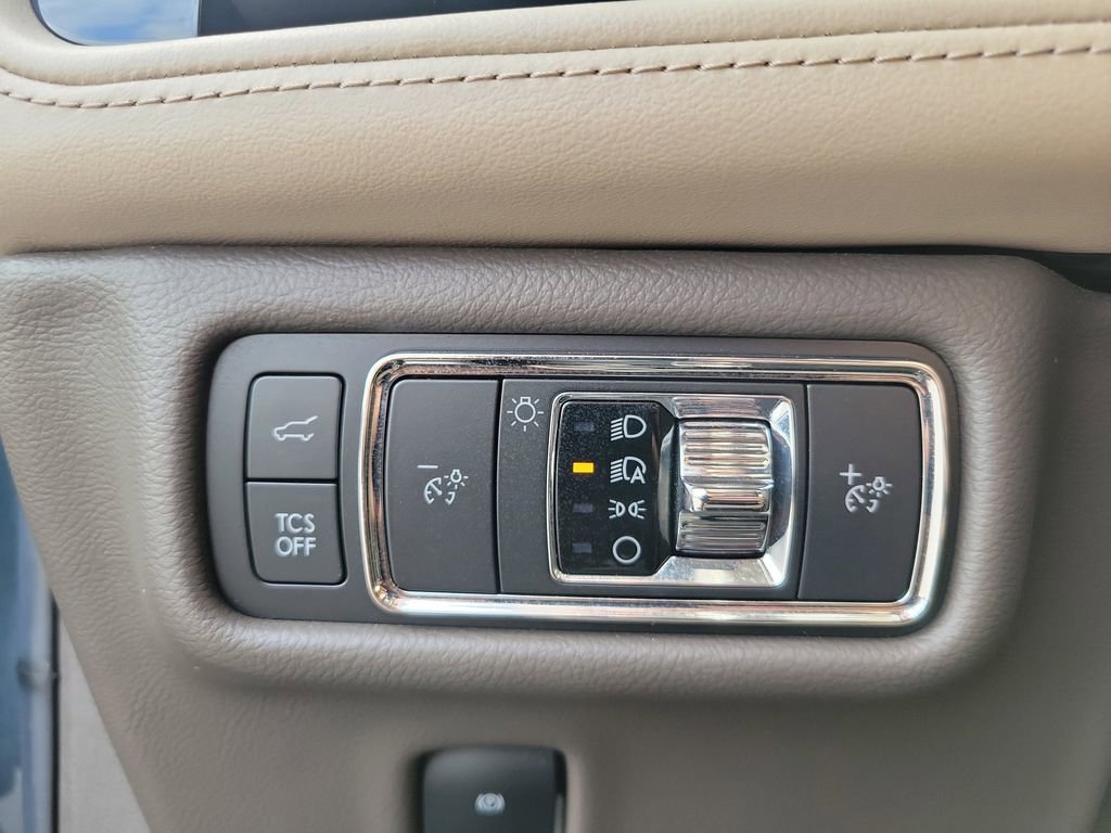 Used 2021 Lincoln Nautilus FWD w/ Equipment Group 101A image 27