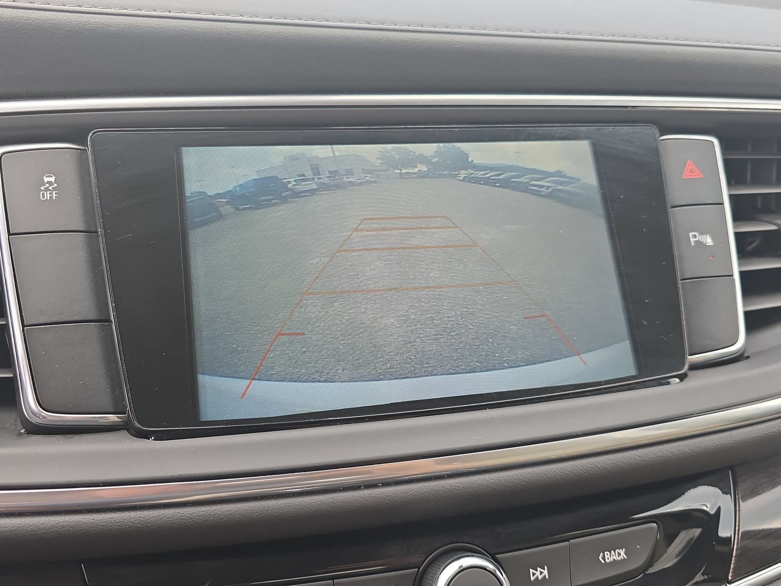 Used 2019 Buick Enclave Essence FWD image 25