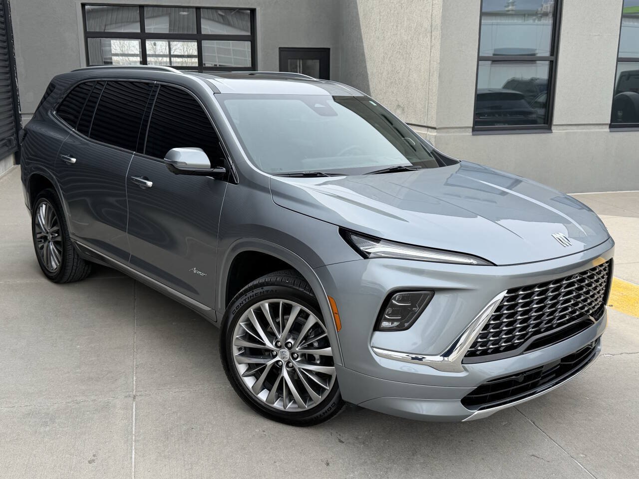 Used 2025 Buick Enclave Avenir w/ Trailering Package, 5000 lbs. AWD/4WD image 6