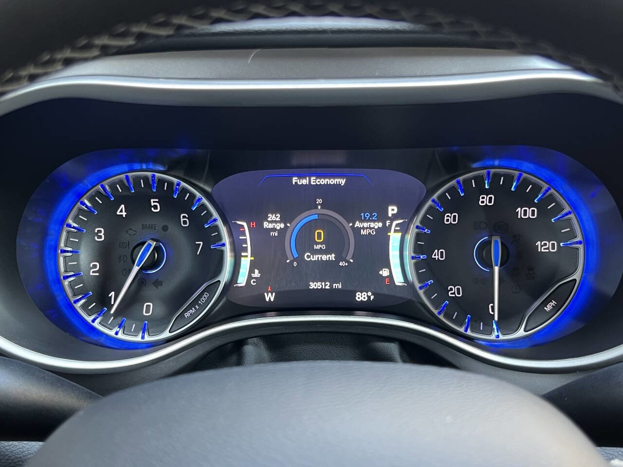 Used 2024 Chrysler Pacifica Touring-L FWD image 26