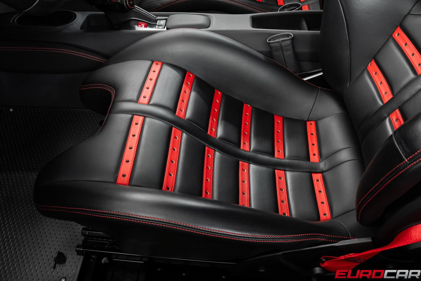 Used 2019 Ferrari 488 Pista Coupe RWD image 48