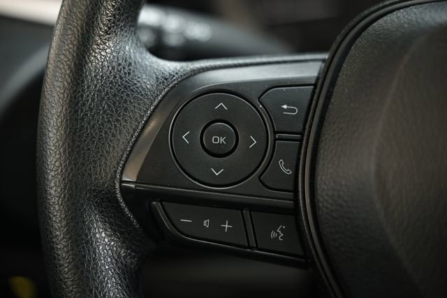 Used 2025 Toyota Corolla LE FWD image 32