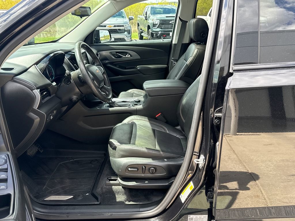 Certified 2020 Chevrolet Traverse Premier w/ Redline Edition AWD/4WD image 27
