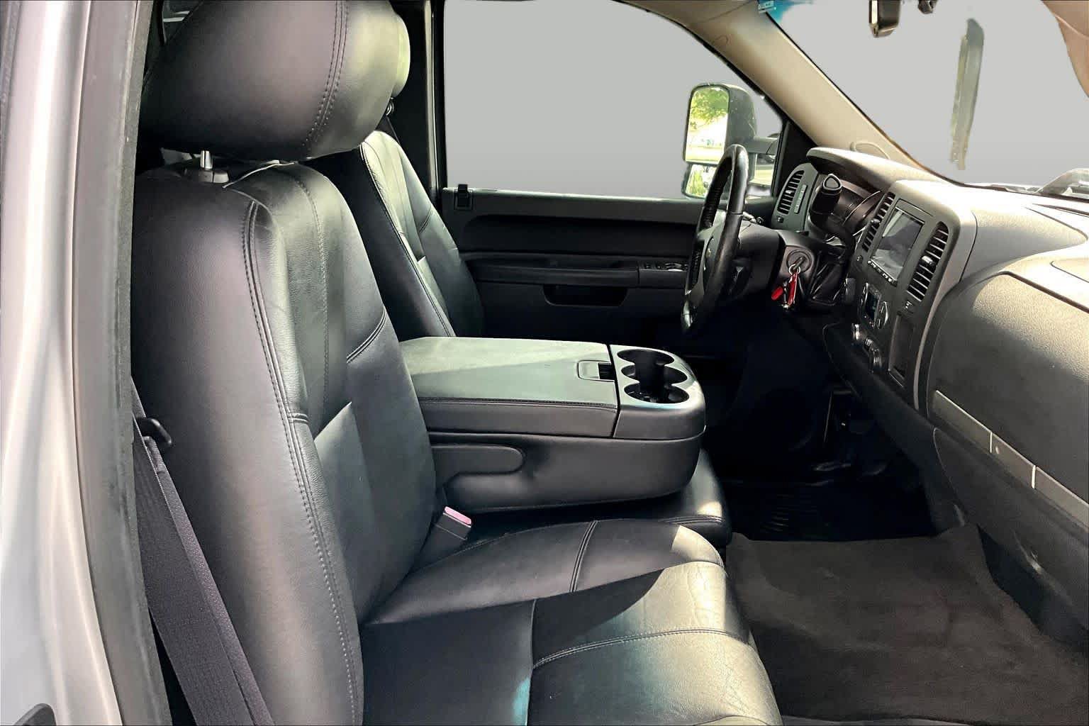 Used 2013 Chevrolet Silverado 3500 LT w/ Interior Plus Package AWD/4WD image 8
