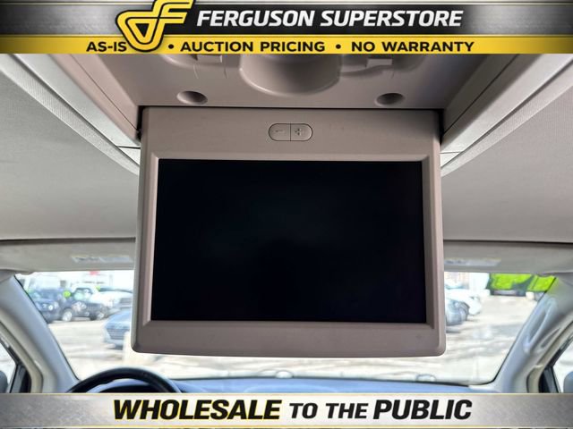 Used 2014 Chrysler Town & Country Touring image 23