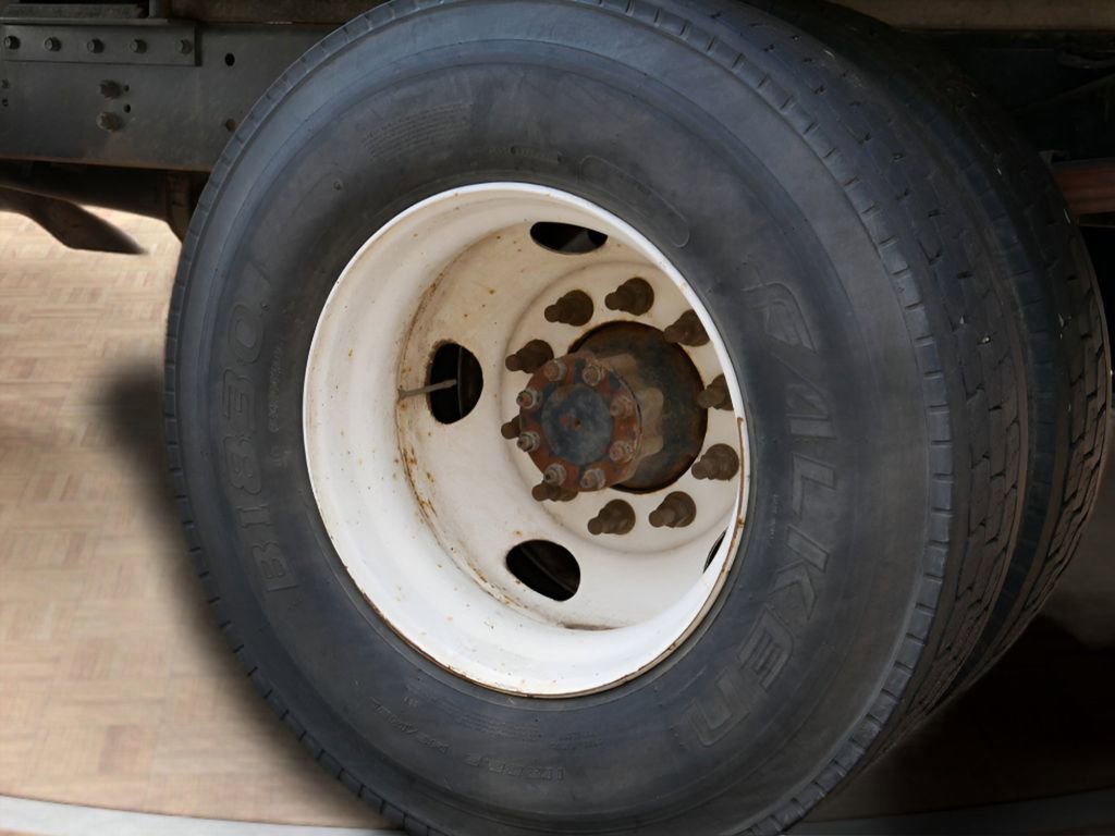 Used 2016 Ford F650 2WD Regular Cab Super Duty image 7