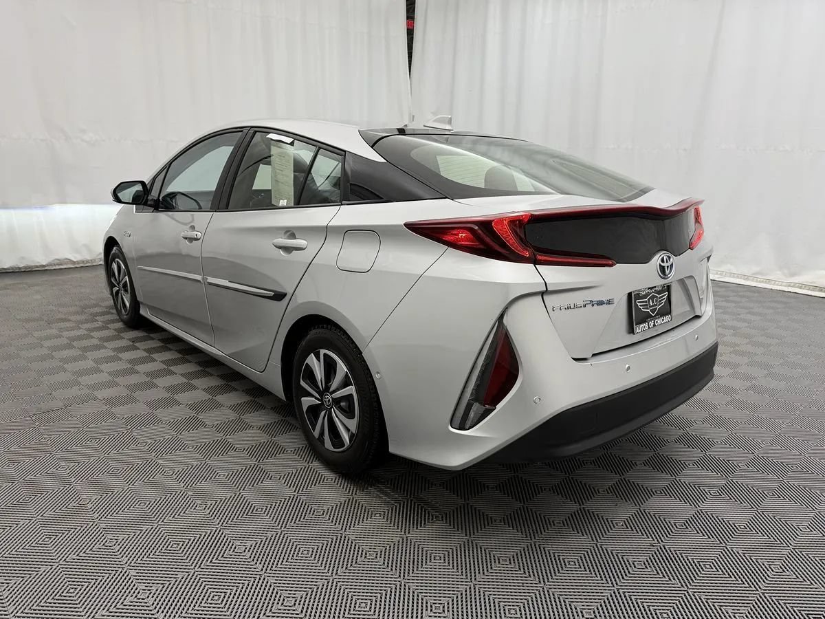 Used 2017 Toyota Prius Prime Advanced FWD image 5