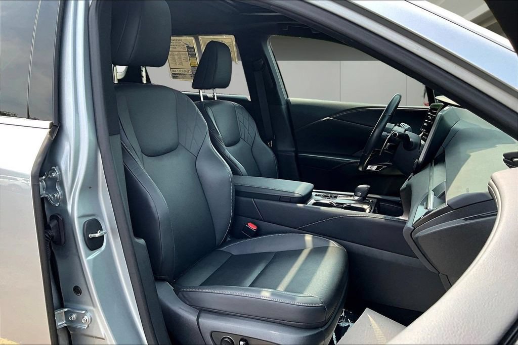 Used 2023 Lexus RX 350 Premium w/ Accessory Package AWD/4WD image 29