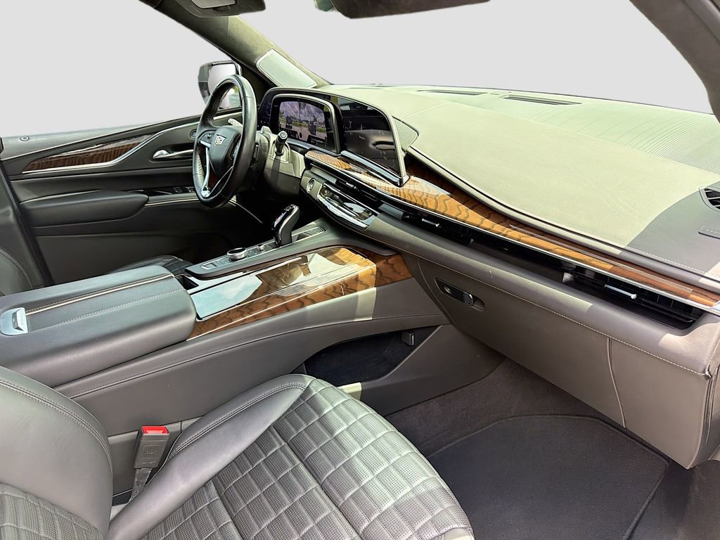 Used 2024 Cadillac Escalade ESV Sport Platinum w/ Heavy-Duty Trailer Package AWD/4WD image 15