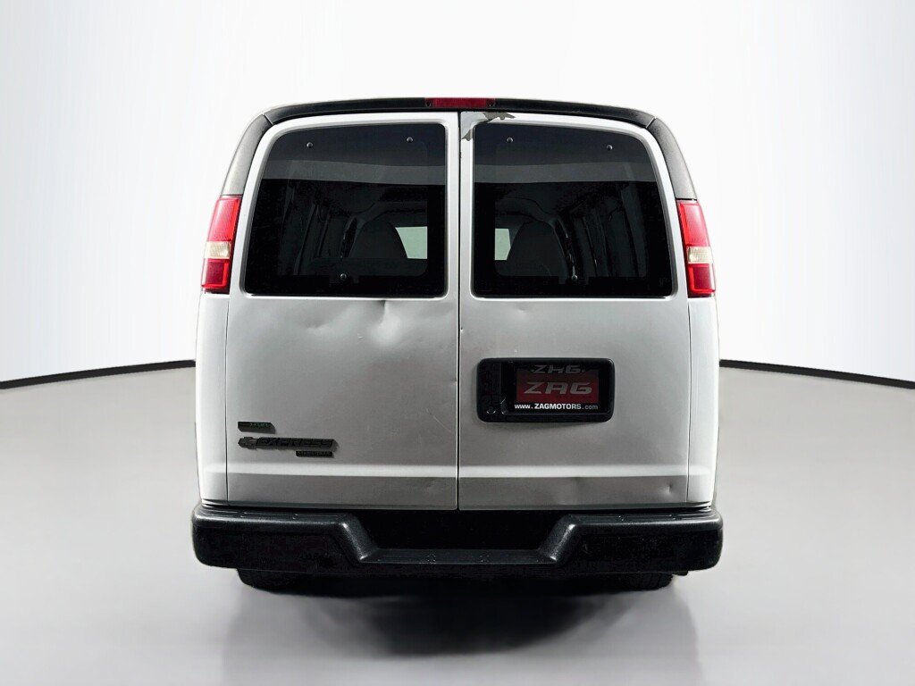 Used 2010 Chevrolet Express 1500 LS RWD image 4