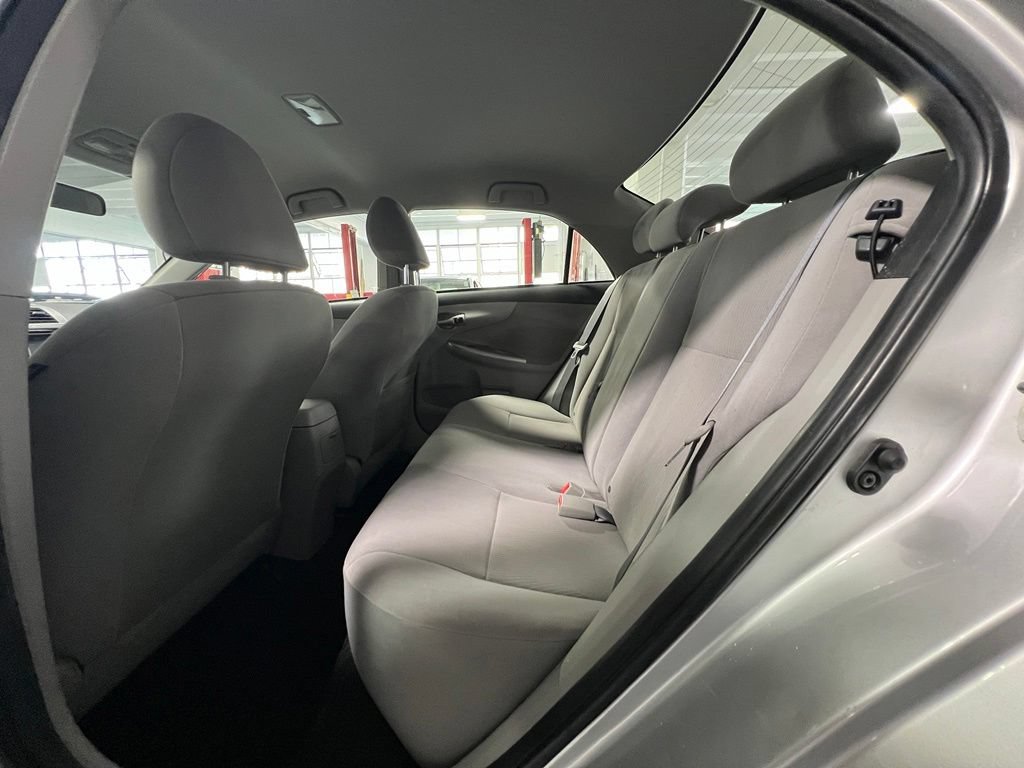 Used 2013 Toyota Corolla LE FWD image 15