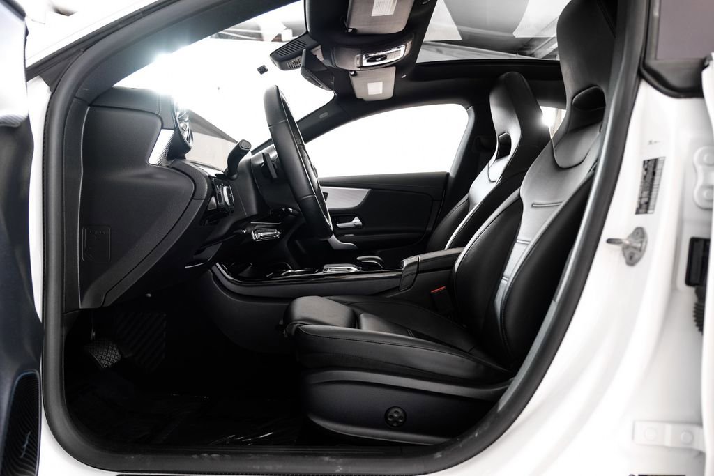 Used 2020 Mercedes-Benz CLA 250 image 4