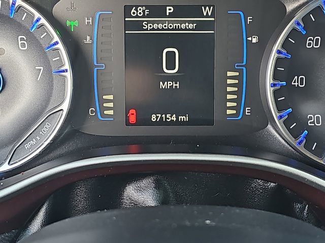 Used 2020 Chrysler Pacifica Touring-L image 18