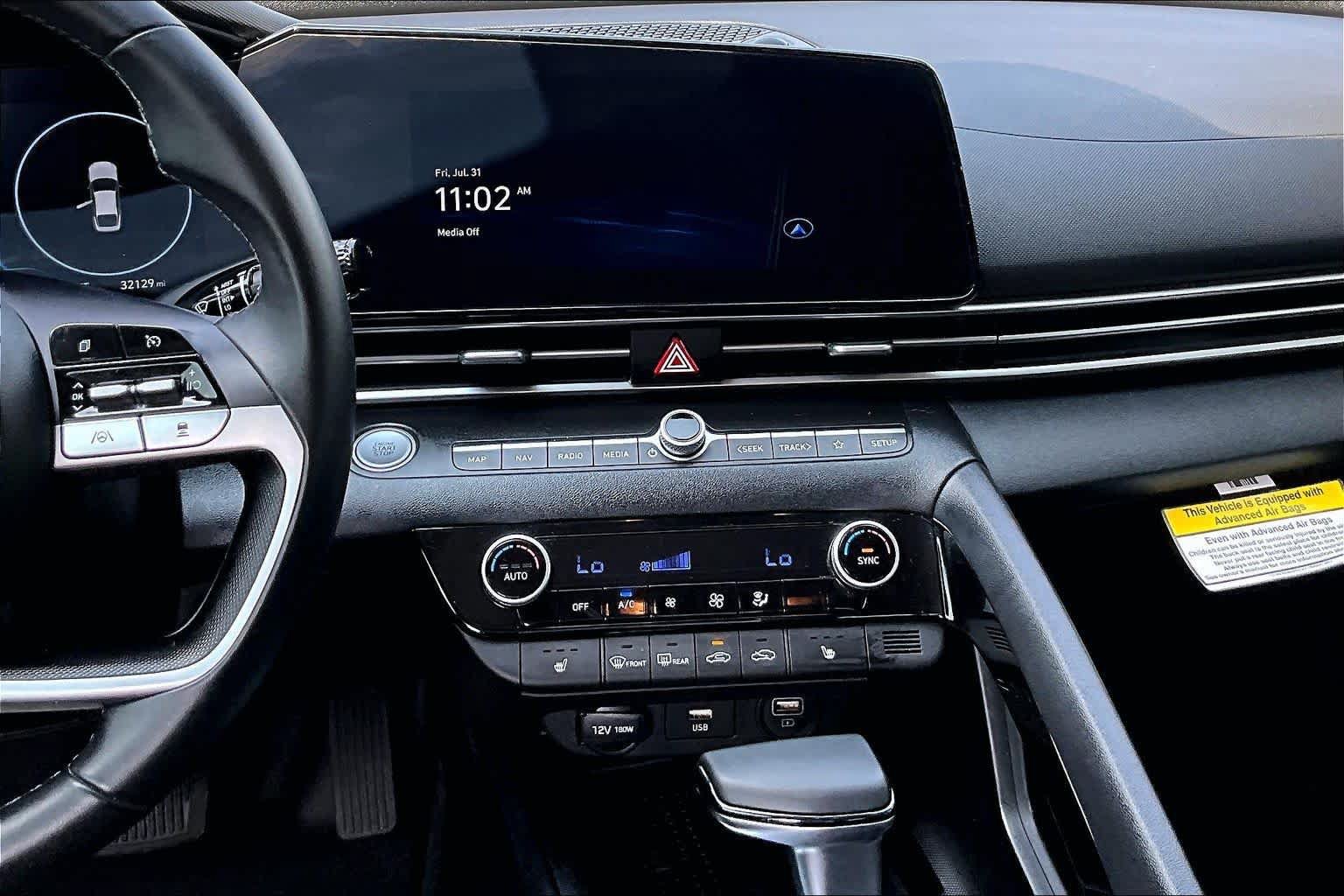 Used 2023 Hyundai Elantra SEL w/ Convenience Package FWD image 7