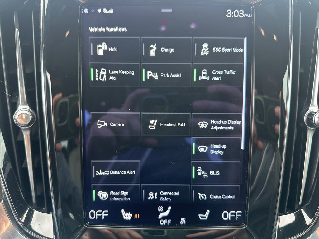 Used 2021 Volvo S60 T8 R-Design image 12