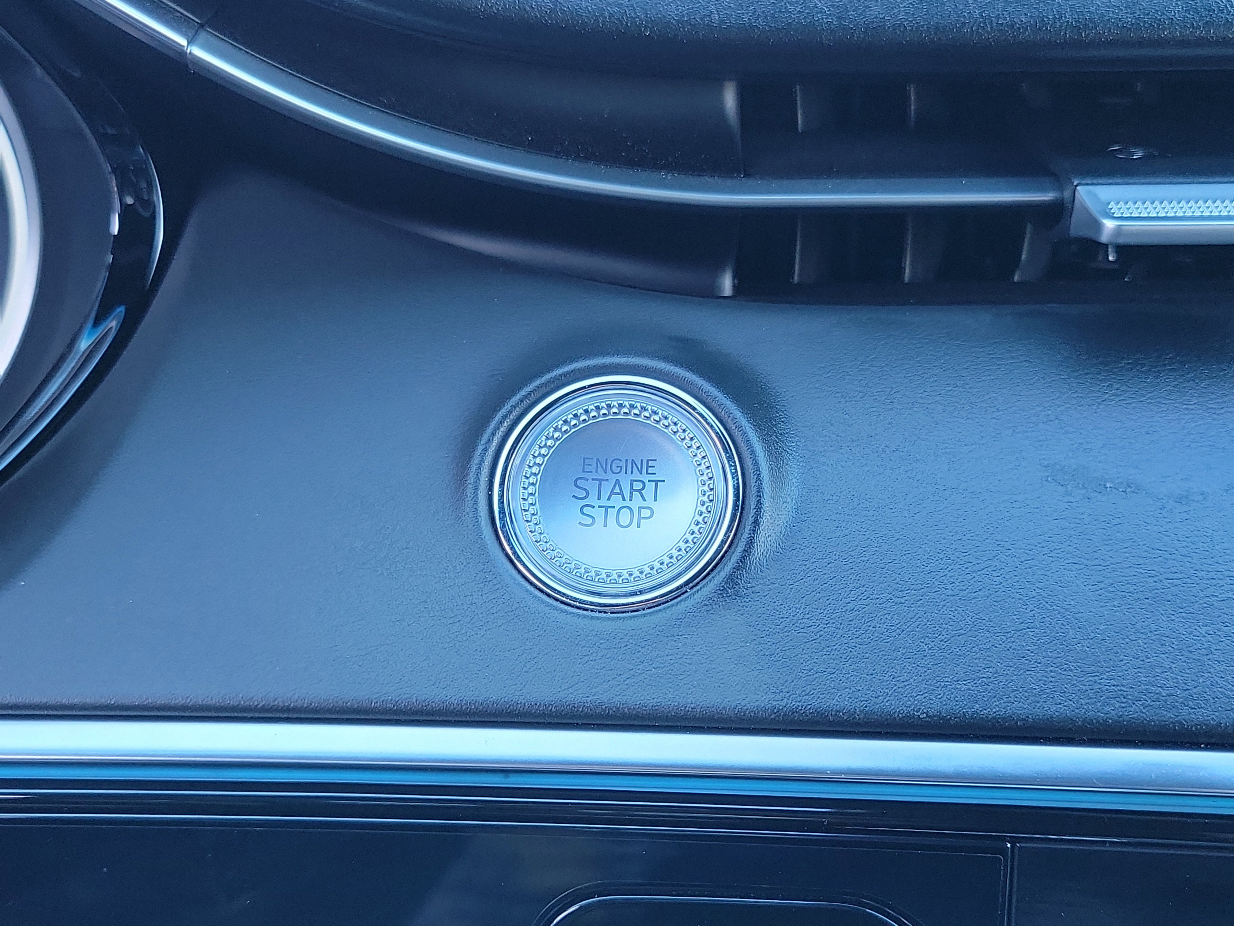 Certified 2022 Genesis GV70 2.5T w/ Sport Prestige Package image 14