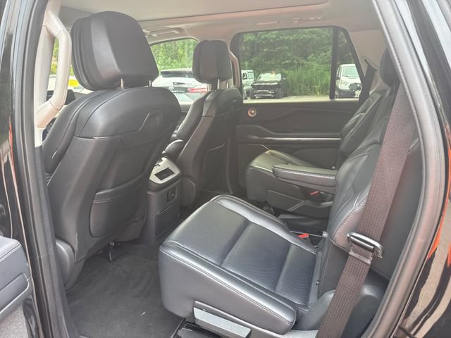 Used 2025 Lincoln Navigator Reserve AWD/4WD image 13