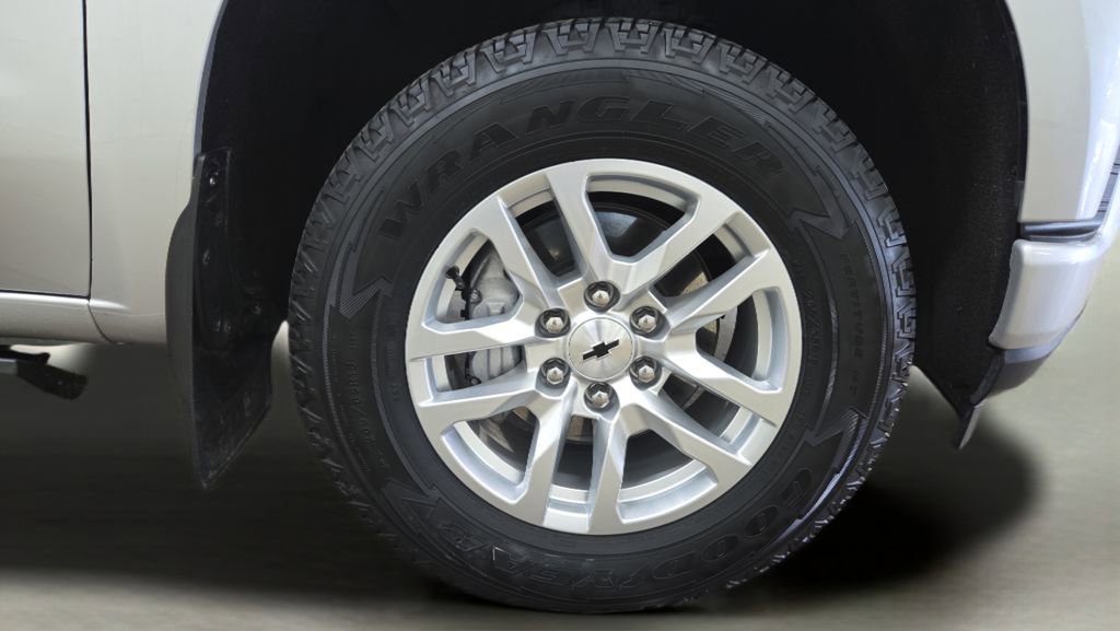 Used 2020 Chevrolet Silverado 1500 RST AWD/4WD image 37