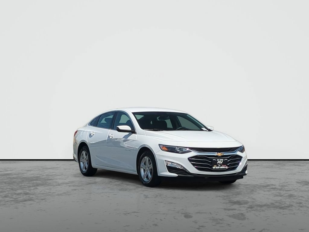 Used 2024 Chevrolet Malibu LT FWD image 2