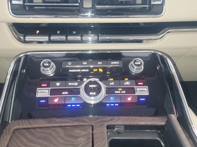 Used 2019 Lincoln Navigator Select w/ Technology Package image 23