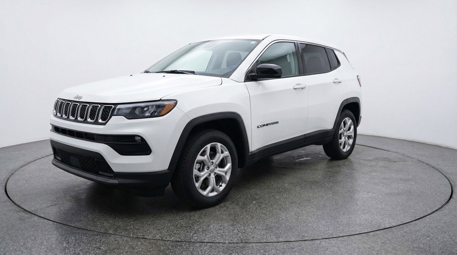 Used 2025 Jeep Compass Latitude AWD/4WD image 3