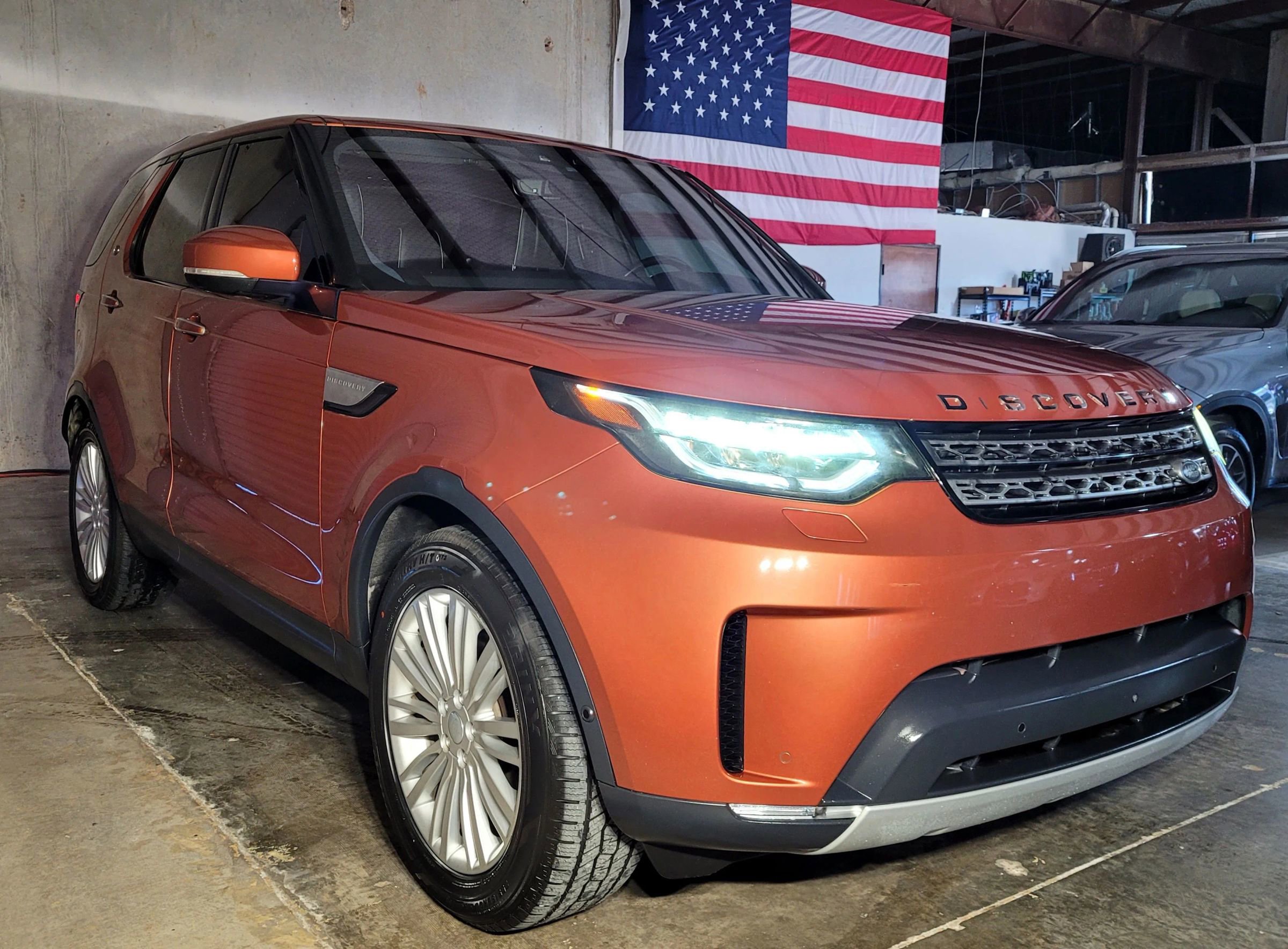 Used 2018 Land Rover Discovery HSE Luxury image 5