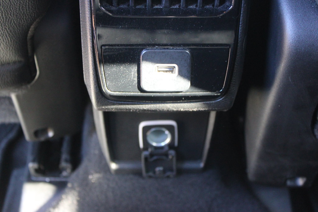 Used 2025 Jeep Compass Latitude AWD/4WD image 26